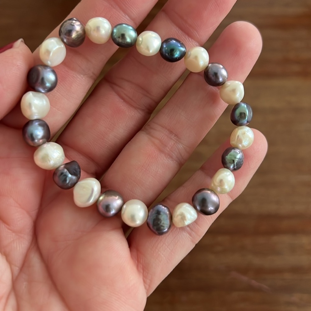 Elegant Blue and White Beaded Bracelet